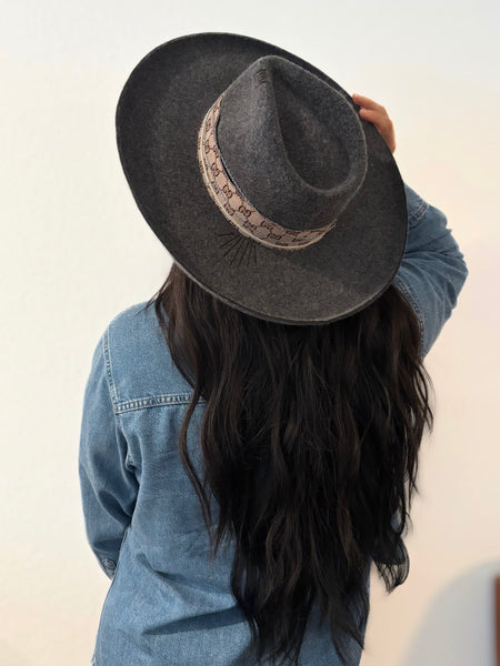 Pencil brim Designer